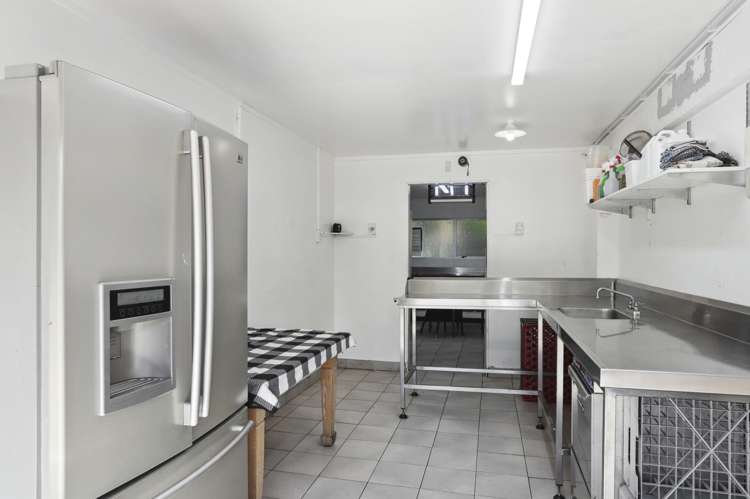 1194 Huia Road Huia_12