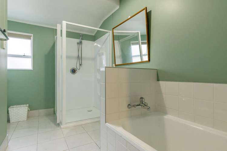 11 Kowhai Road Rainbow Point_14