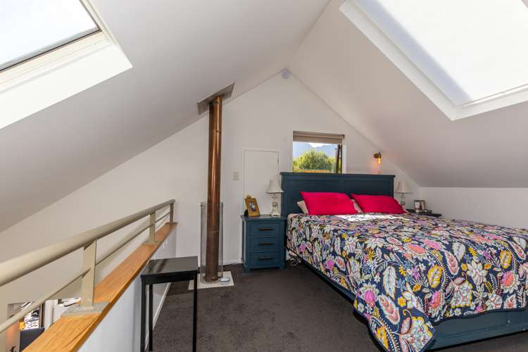 738 Peninsula Road Kelvin Heights_11