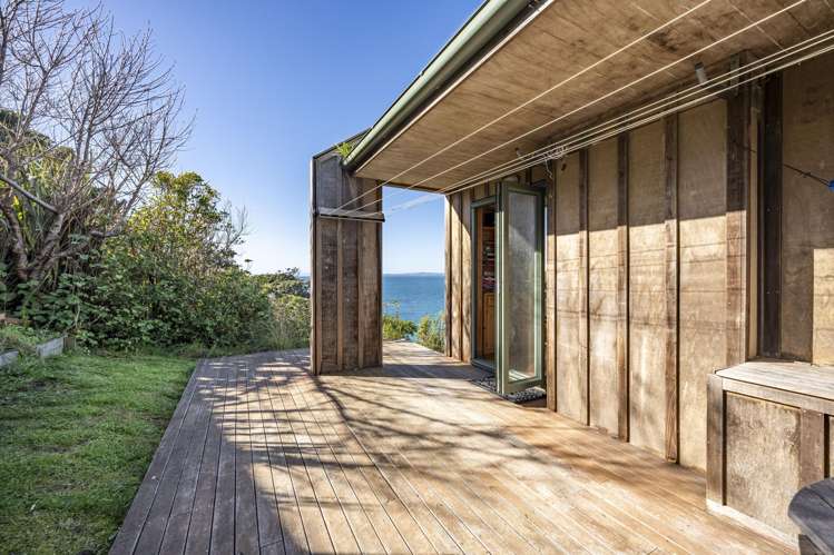 16 South Pacific Road Rakino Island_34