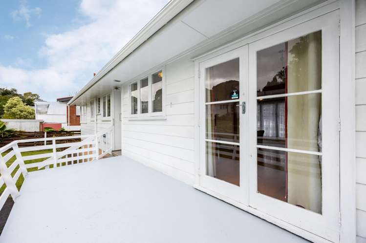 2 Takapu Street Henderson_15