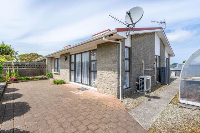 flat 2/134 Ohara Street Appleby_1
