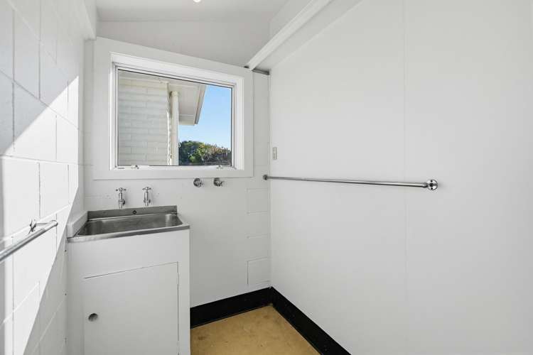 2/6 Valerie Place Redwood_10