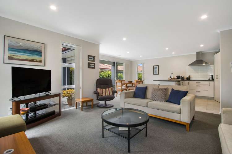 16 Ballantyne Way Aongatete_2