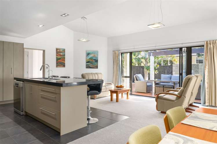 22 Palliser Drive Huntington_8