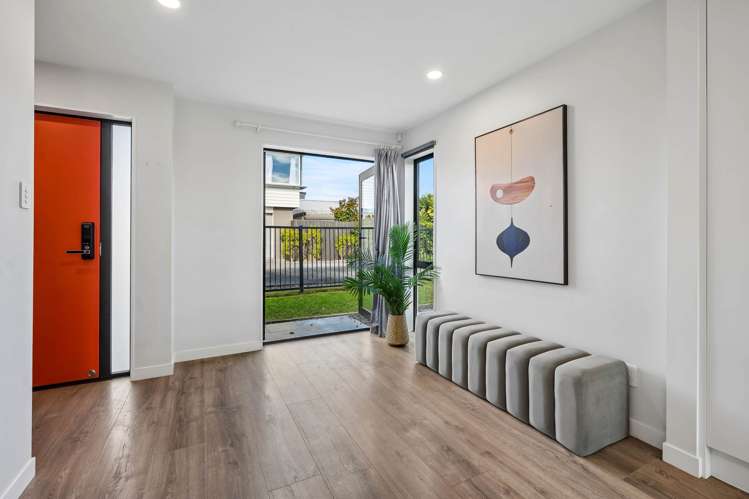 6 McArthur Close_2