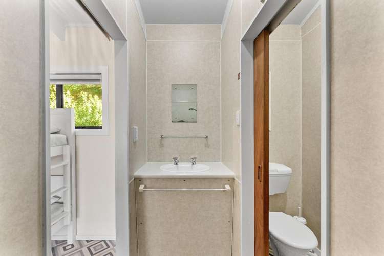 51 Wairau Road Oakura_15