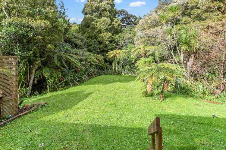 878 West Coast Road Waiatarua_12