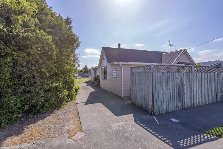 8 Douglas Street Lincoln_17