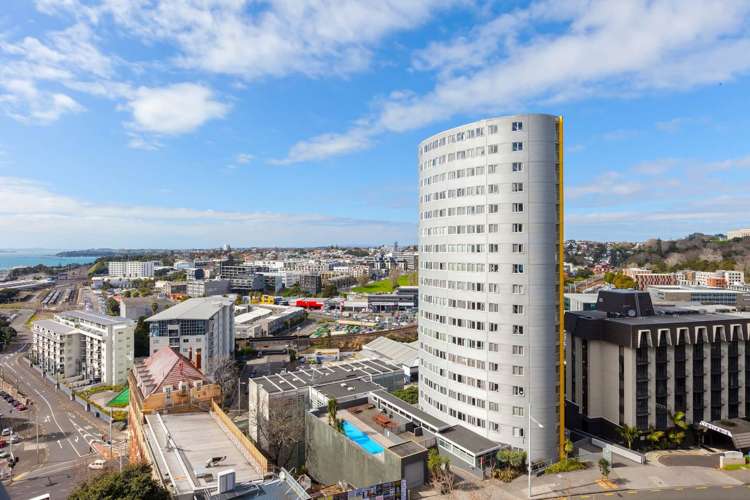 1011/1 Parliament Street City Centre_12