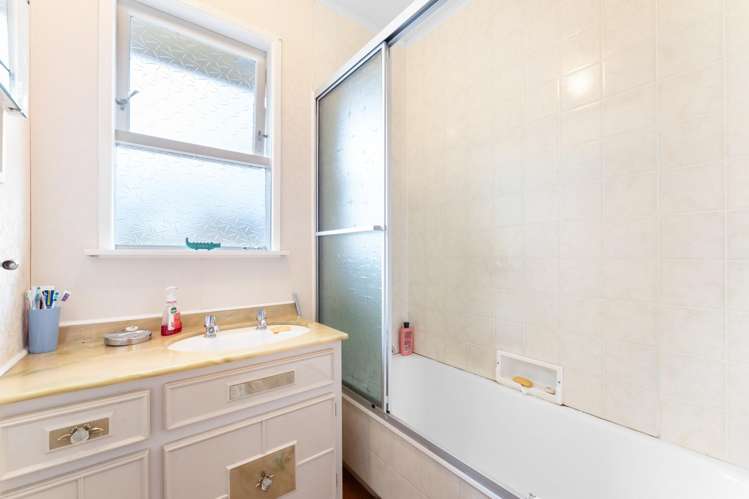 92 Colwill Road Royal Heights_14