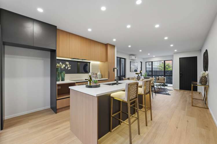 3B & 3C Towra Place Botany Downs_2