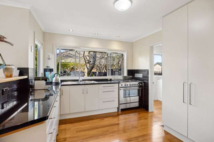 18A Rewi Road Royal Oak_10