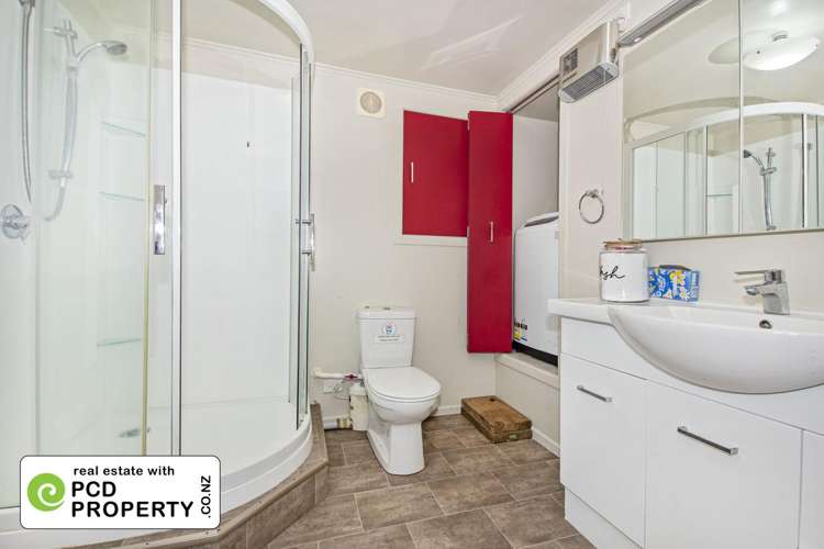 6 Adams Place Te Kamo_16