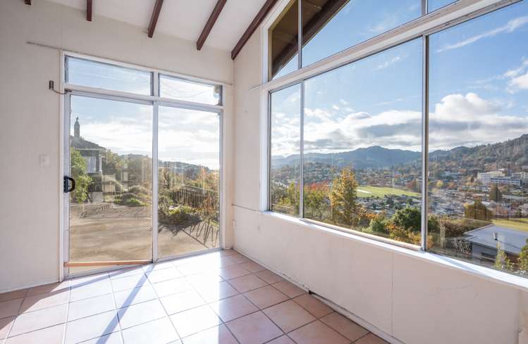 34 Jenner Road Toi Toi_7