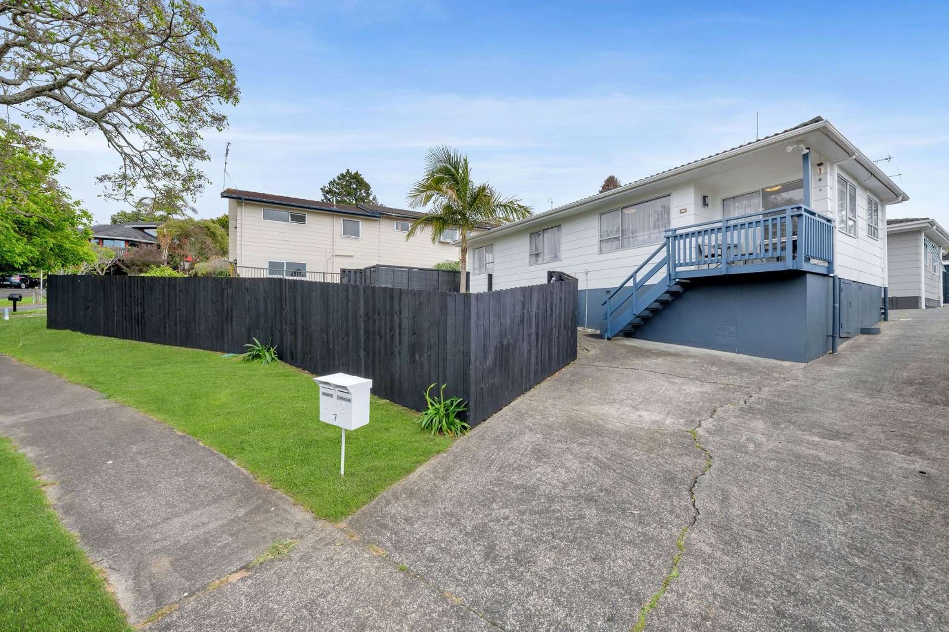 1/7 Yarra Place Botany Downs_0