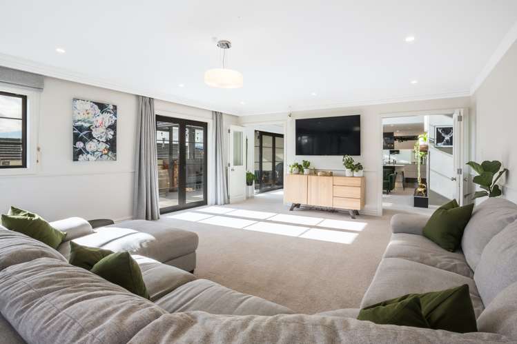 88 Queen Charlotte Drive Aotea_13