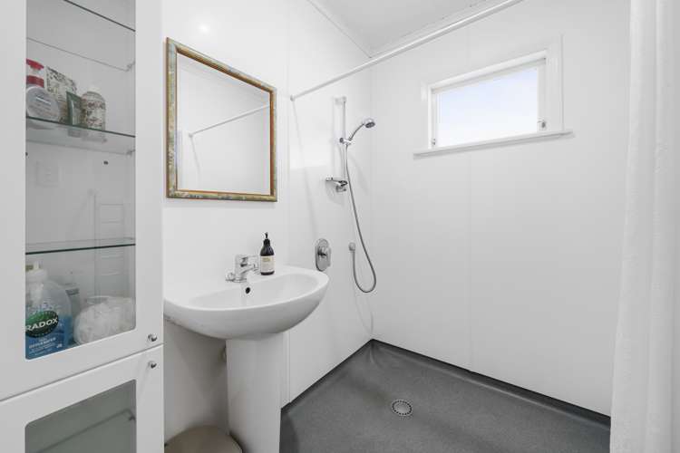 5 Wood Street Wainuiomata_11