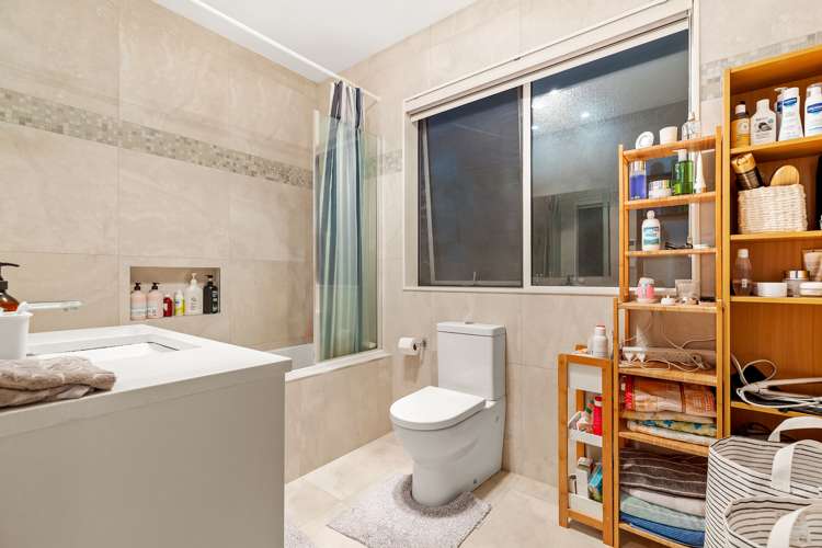 30 Leburn Crescent Flat Bush_12