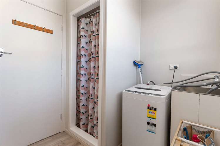 2/14 South Street Papakura_8