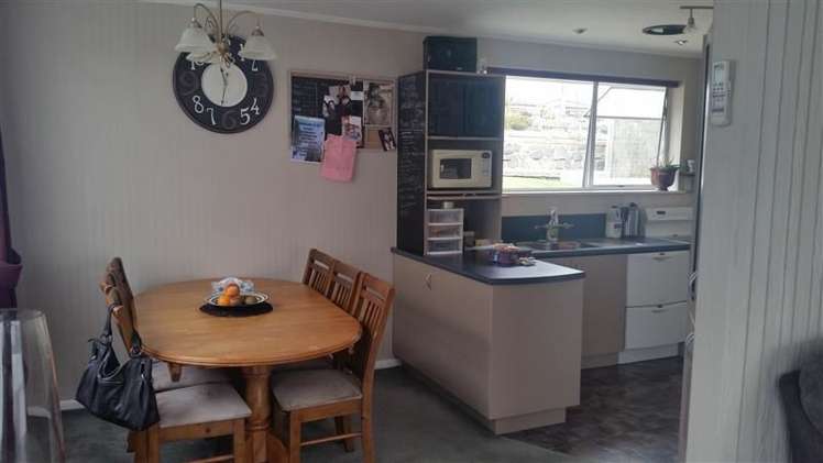 15 Clyde Carr Crescent Waimataitai_3