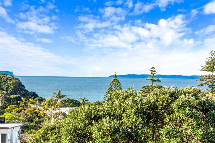 2/9 Newhaven Terrace Mairangi Bay_1