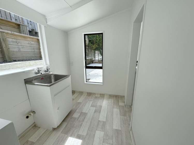 98 Eden Street Island Bay_10