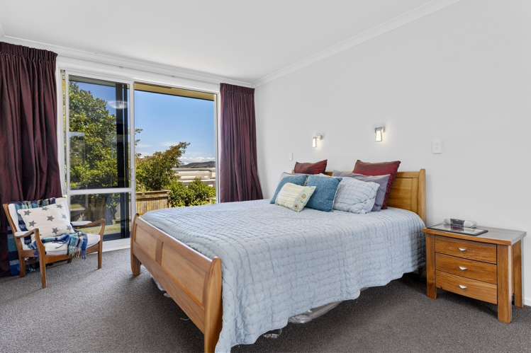 7 Magnolia Rise Waipahihi_13