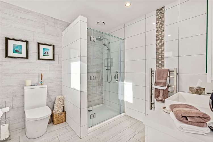 8 The Knoll Greenhithe_34