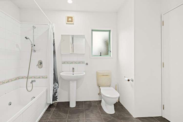 17 Helvetia Drive Browns Bay_10