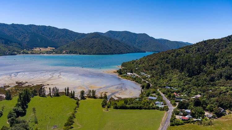 1710 Queen Charlotte Drive Anakiwa and Surrounds_14