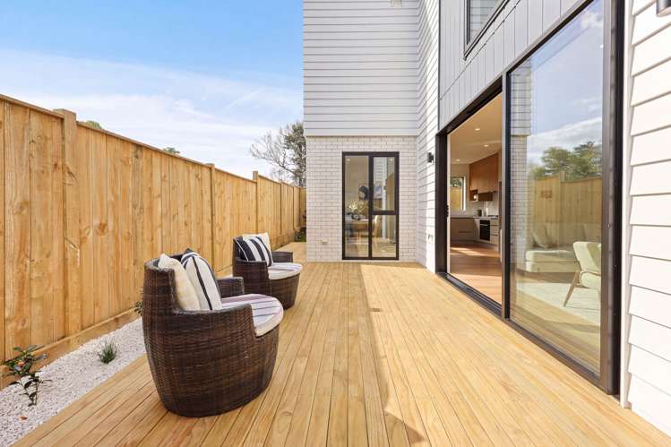 12B Butley Drive Farm Cove_41