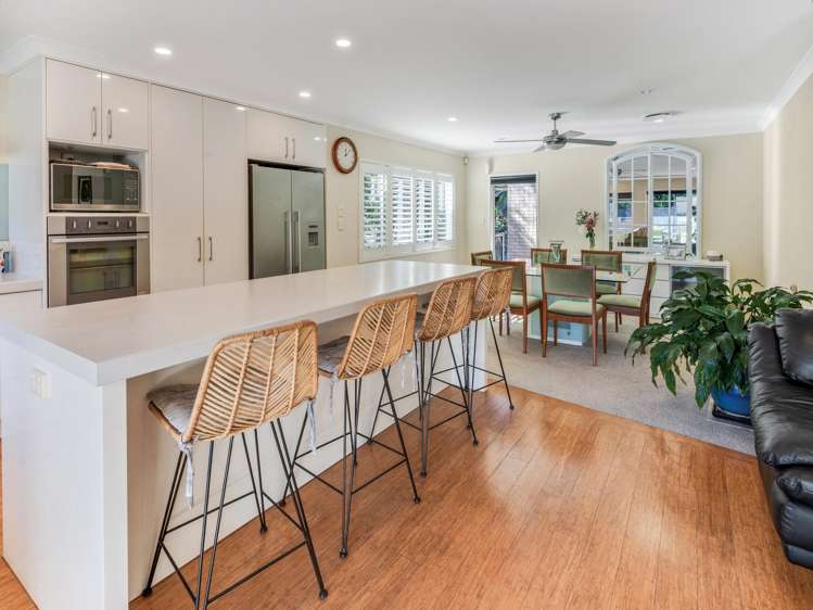 5 Seymour Road Mellons Bay_11