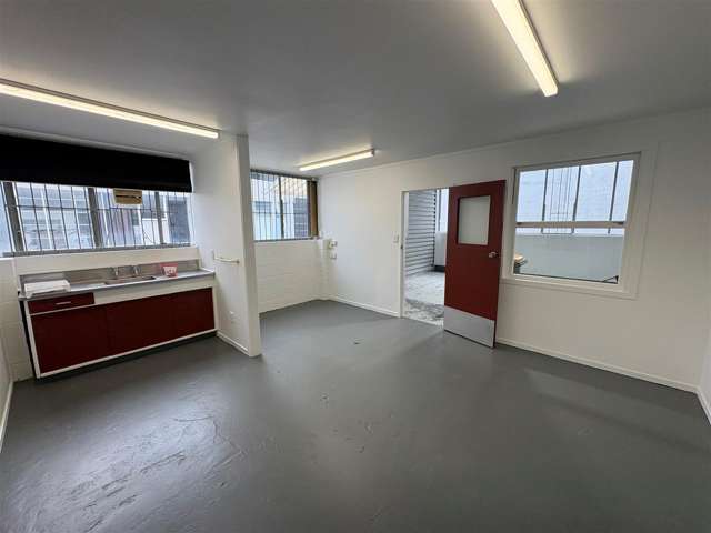 Unit B, 9 Spring Street Onehunga_4