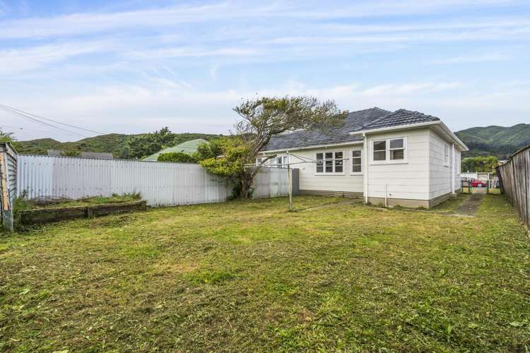 53 Hewer Crescent Naenae_12