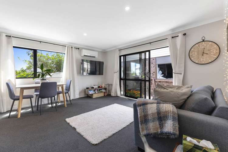 66 St Annes Crescent Wattle Downs_23