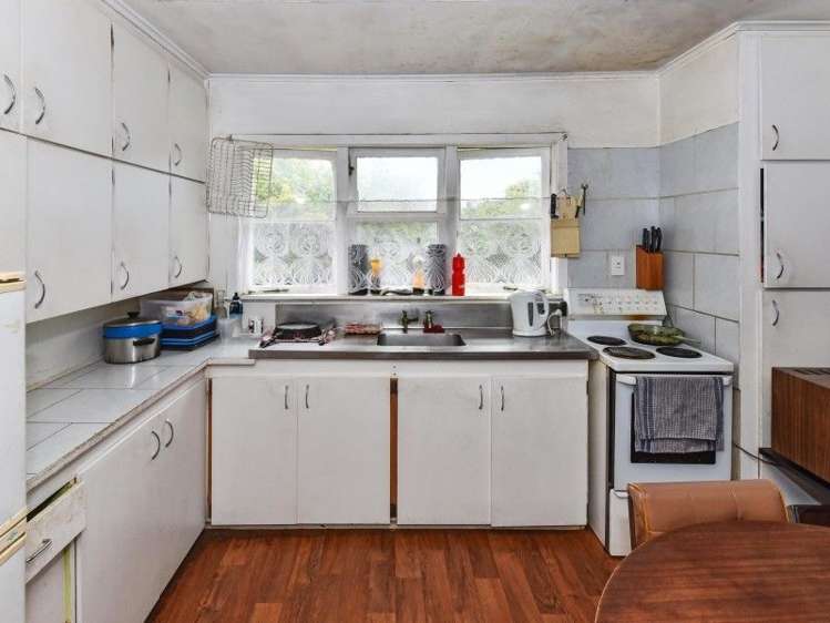 2 White Road Manurewa_2