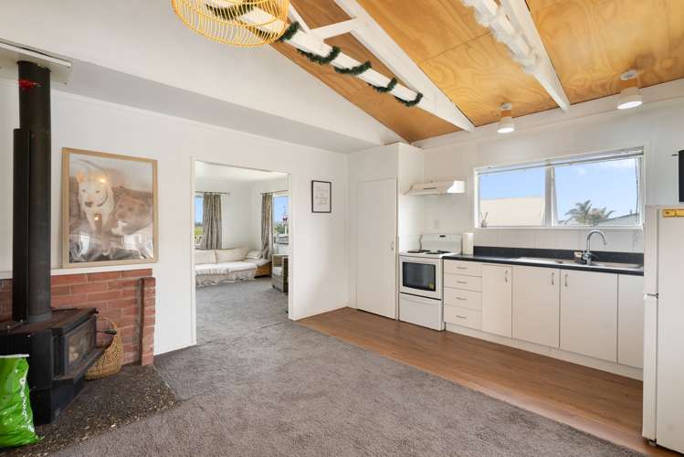 16 Costello Crescent Pukehina_3