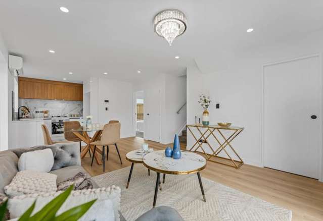 4 Beds + 3 Baths (Near New!)