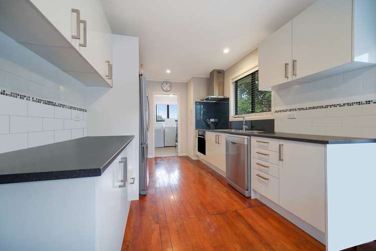 6 Cobham Crescent Kelston_5