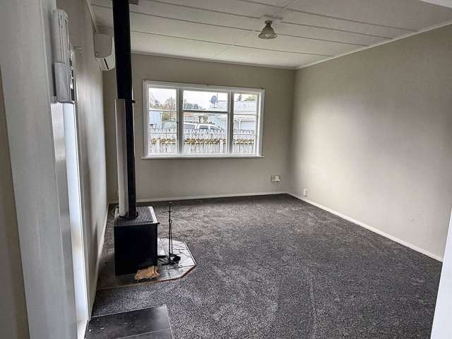 Freshly Refreshed 3-Bedroom Home Lansdowne