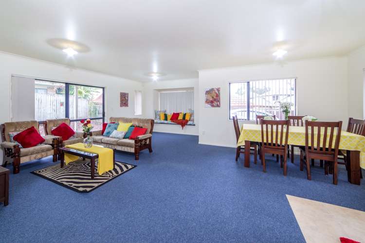 19 Elder Place Massey_2