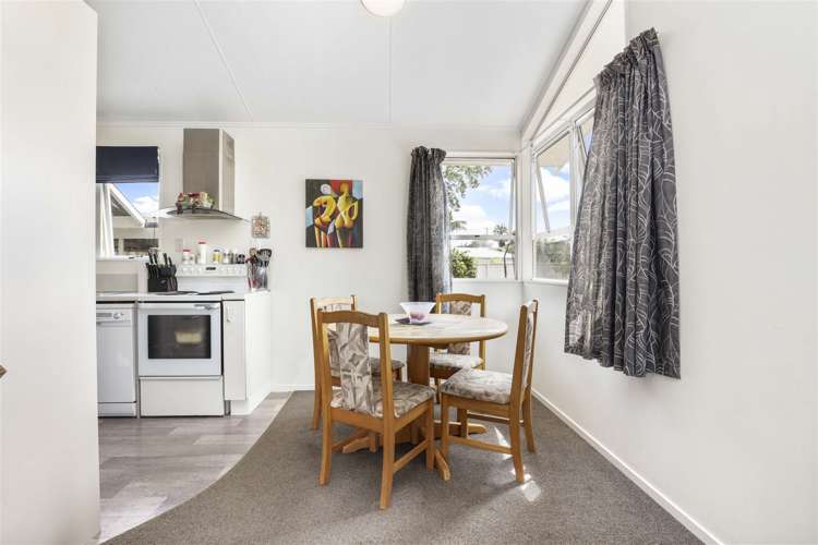 4 Elmwood Crescent Pukete_4