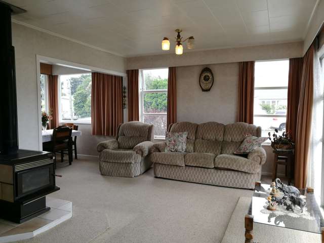 7 Hardie Grove Featherston_4