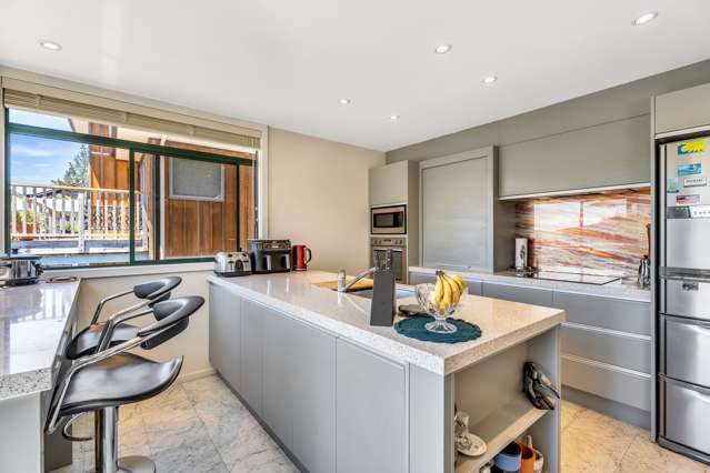 Spacious Family Home with Ocean Outlooks