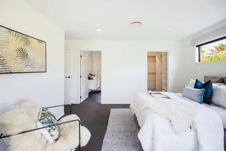 324A College Street West End_24