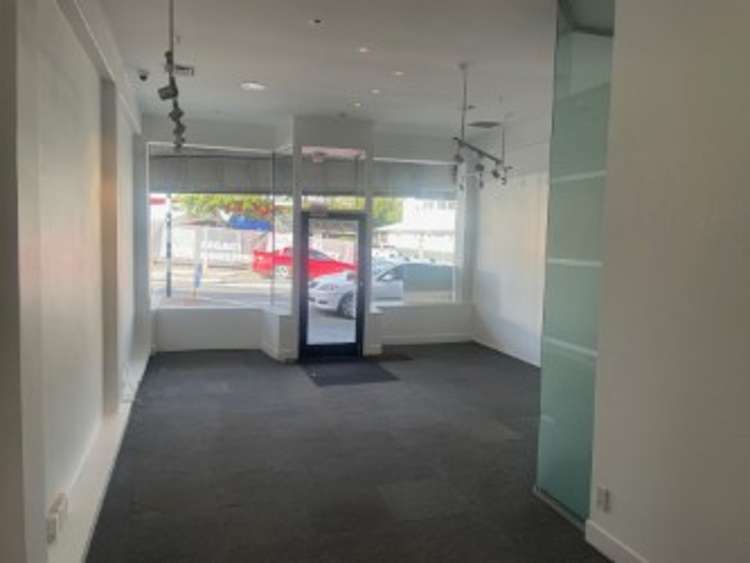 58 Commercial Road Helensville_1