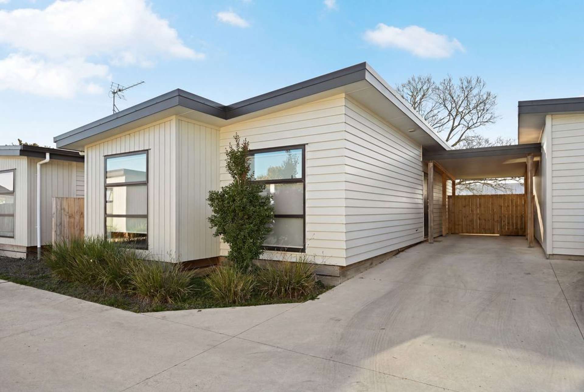 2/1087 Heaphy Terrace Fairfield_0