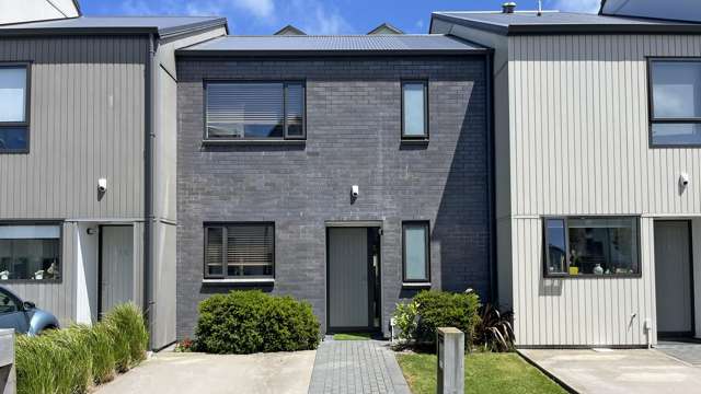 Spacious, Secure and Low Maintenance Living!