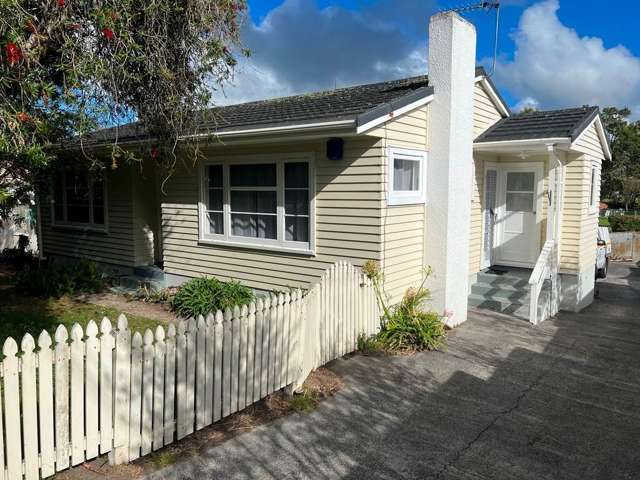 Standalone house in Central Northcote